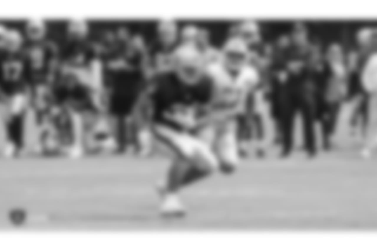Oakland Raiders running back Chris Warren (34) on the field for practice at 2018 Training Camp at The Oakland Raiders Napa Valley Training Complex, Wednesday, August 8, 2018, in Napa, California.