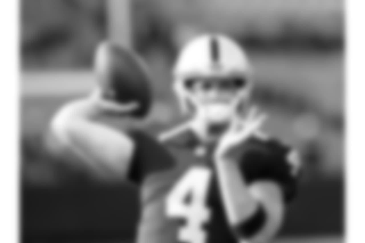 QB Derek Carr