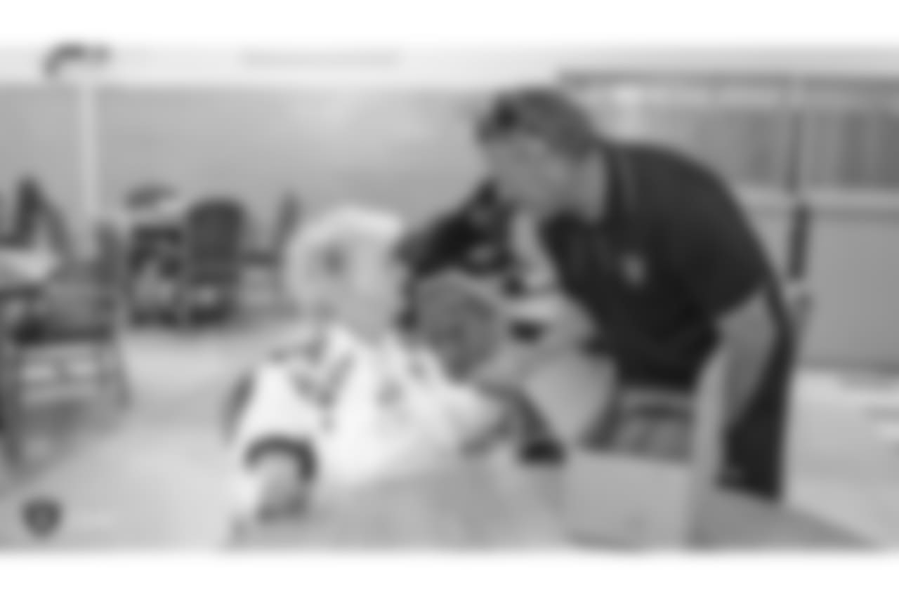 Oakland Raiders alumnus Vance Mueller visits veterans and thanks them for their service during the Raiders 2018 Training Camp at Veterans Home of California, Yountville, Tuesday, August 7, 2018, in Yountville, California.