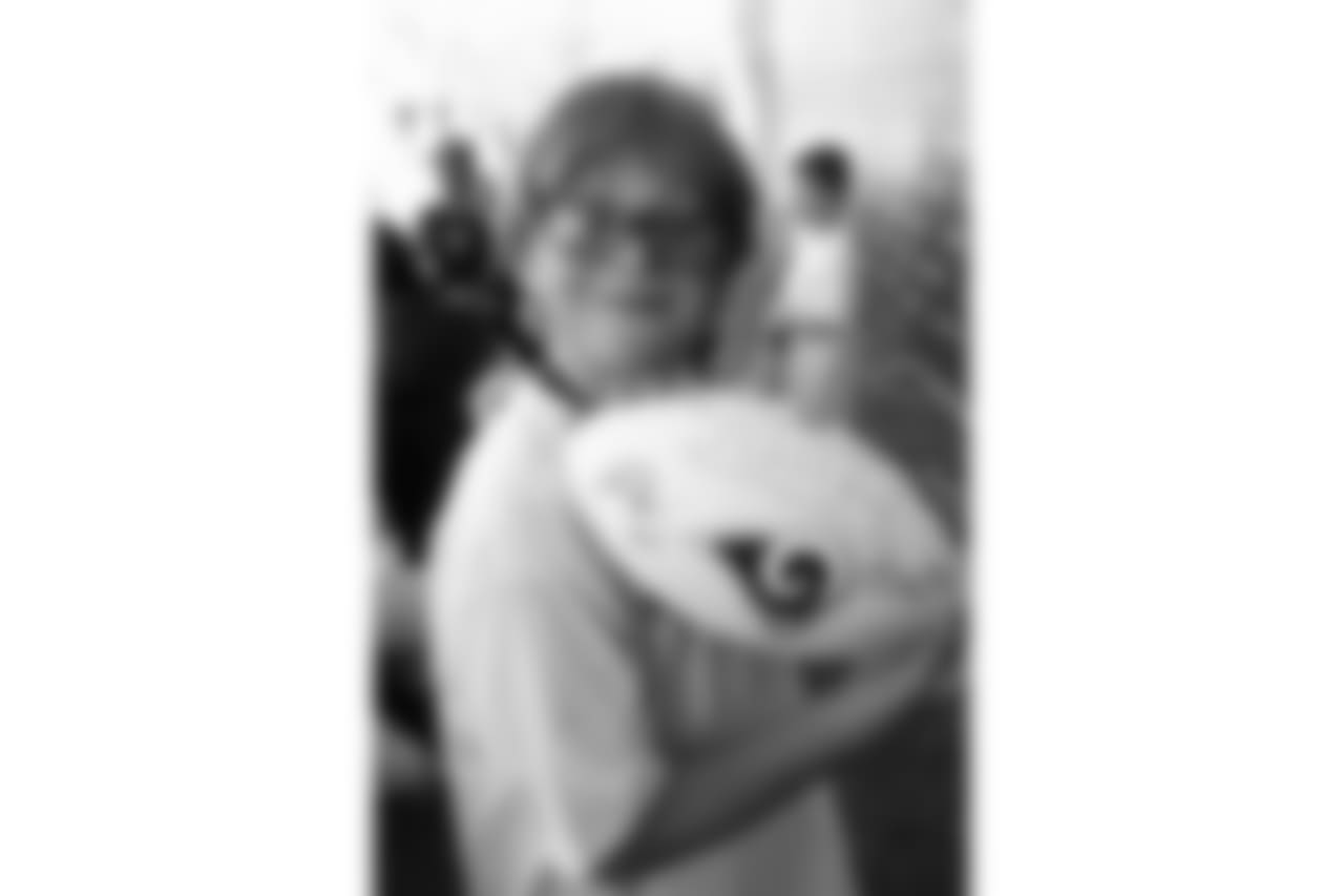 Los Angeles Rams fan receives an autograph during Day 6 of Training Camp, Wednesday, August 01, 2018, in Irvine, CA. (Will Navarro/Rams)