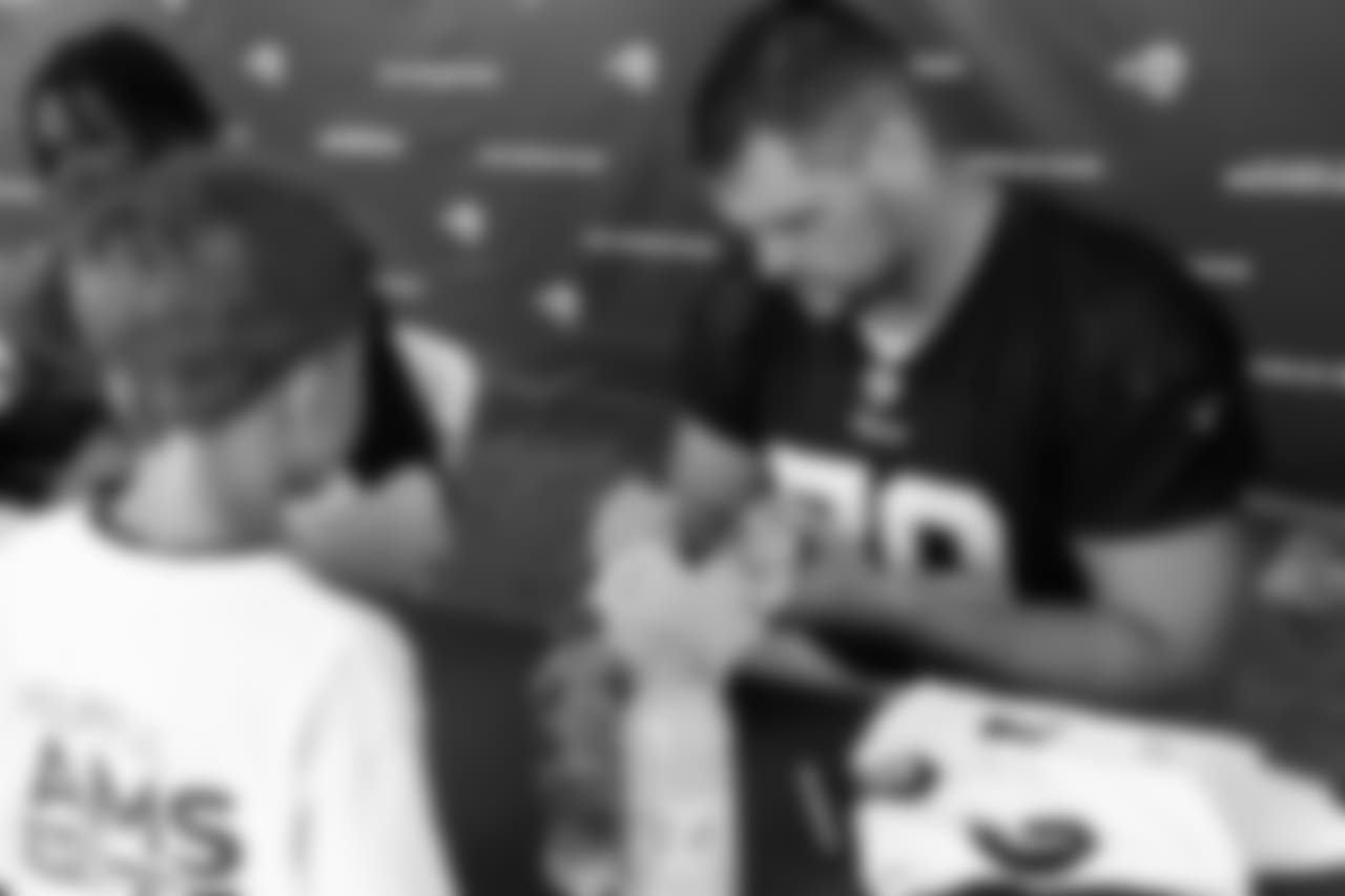 Offensive Guard (79) Rob Havenstein of the Los Angeles Rams signs autographs during Day 6 of Training Camp, Wednesday, August 01, 2018, in Irvine, CA. (Will Navarro/Rams)