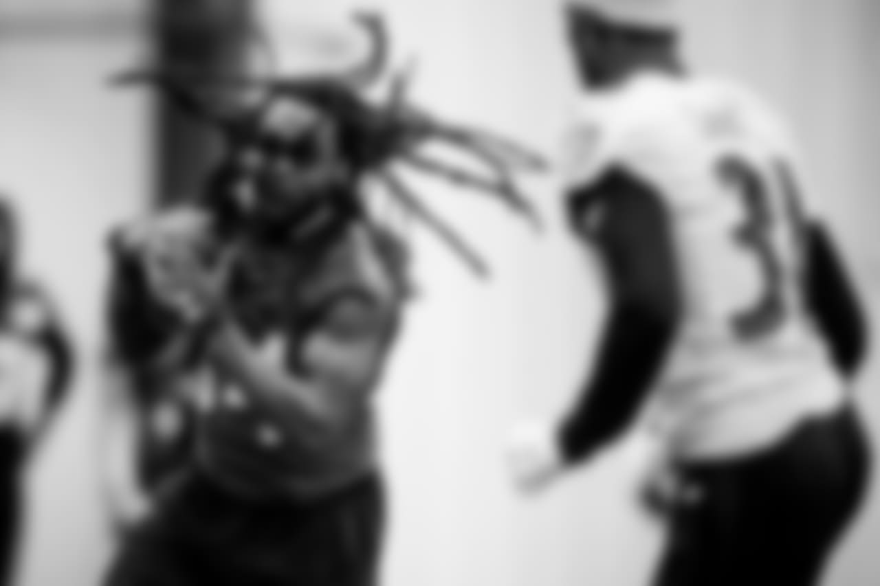 RB Alex Collins