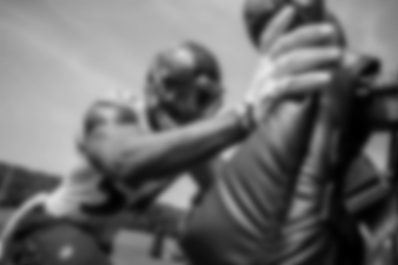 OLB Tyus Bowser