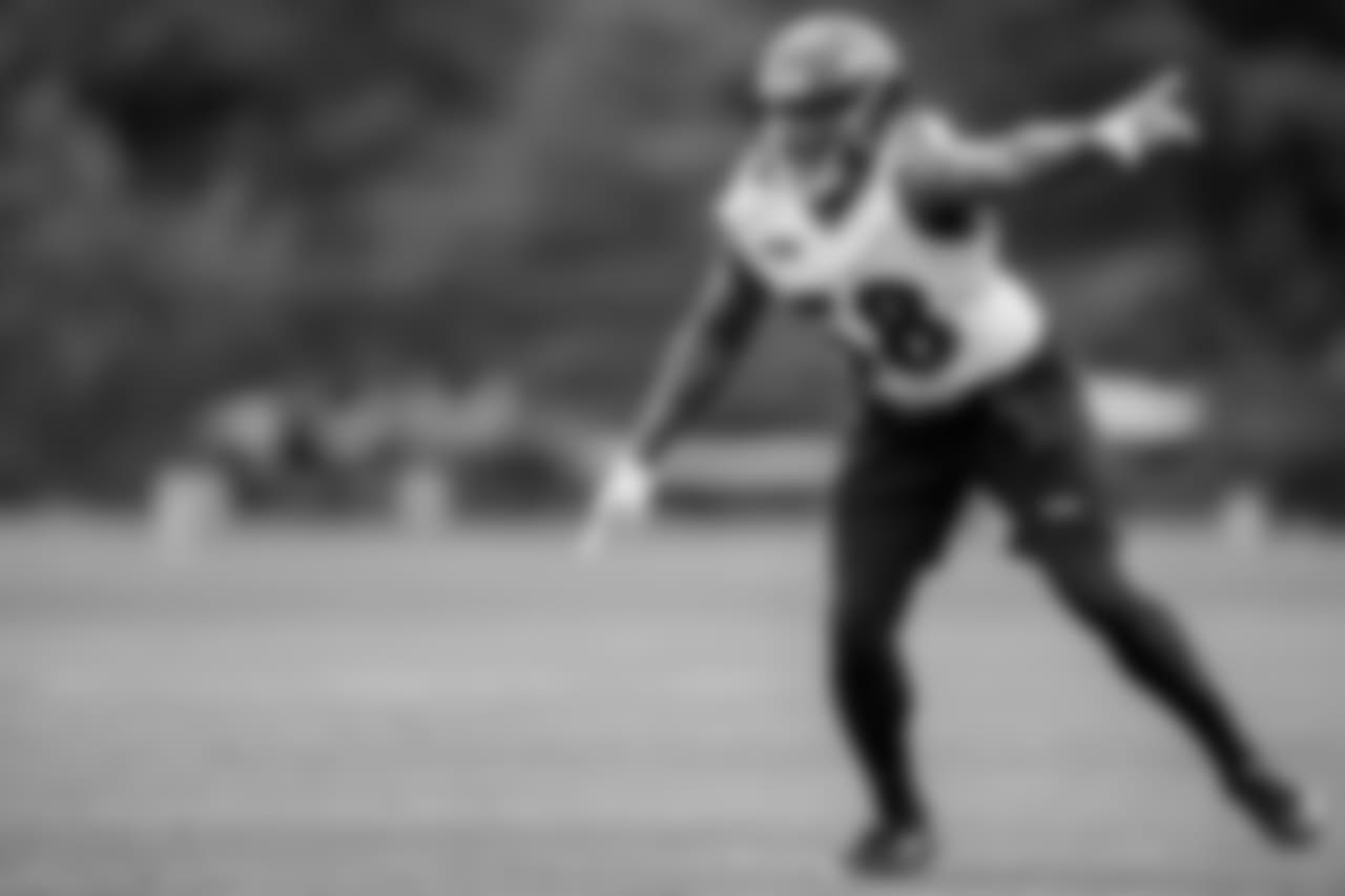 ILB Alvin Jones