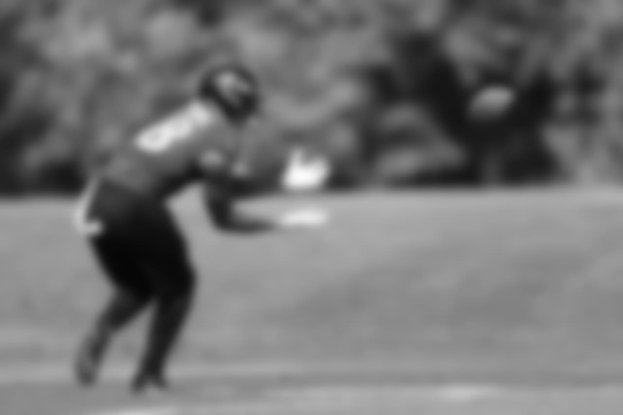 WR Andre Levrone
The undrafted wide receiver out of Virginia shined with Jackson during Thursday’s session, including an impressive catch while going to the turf and a couple long catches on post routes. At 6-foot-2, 216 pounds, Levrone has great size and good initial burst off the line.