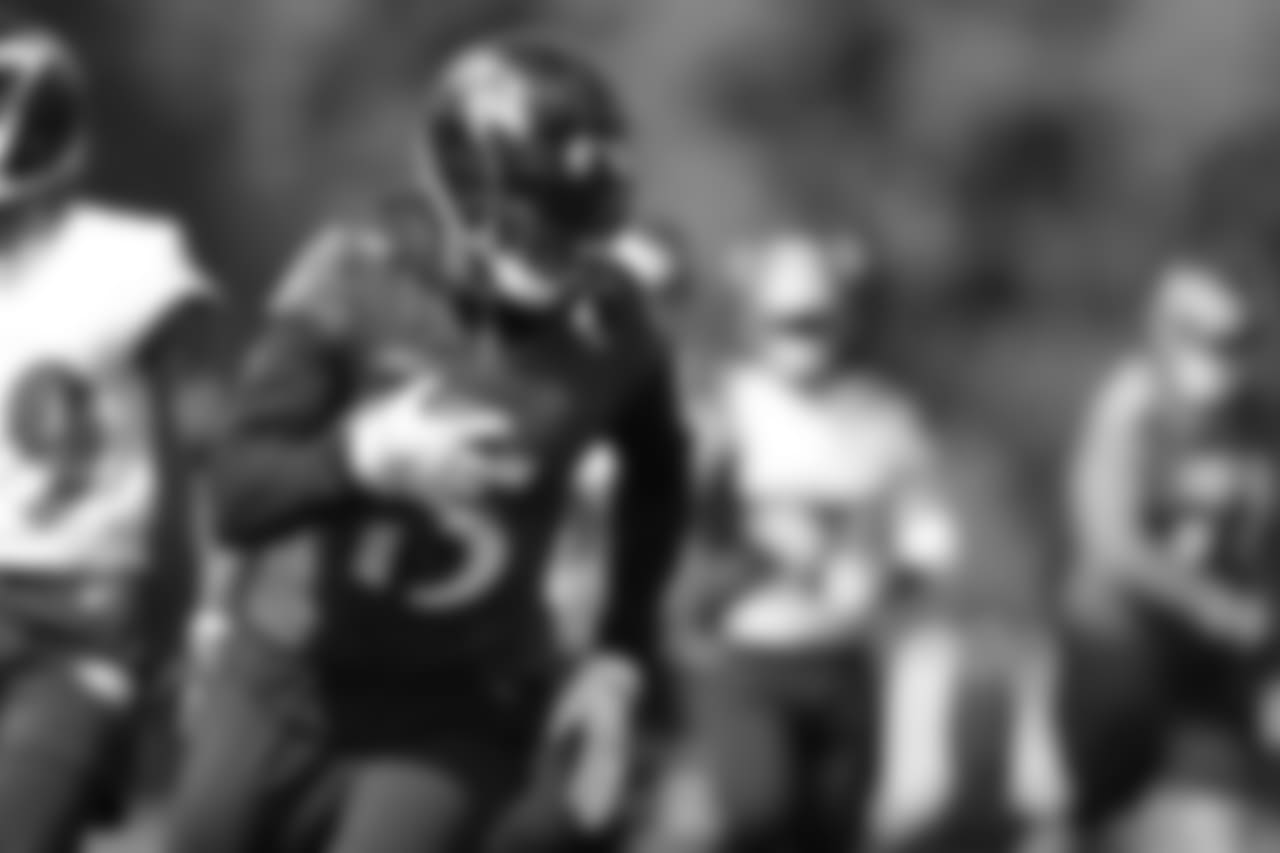 WR Michael Crabtree
Crabtree is super smooth and makes contested catches even in traffic (or with one hand when needed). Crabtree’s low-key personality has flown under the radar, but he’s the clear leader of the receivers.