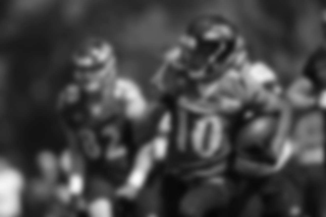 WR Chris Moore
Moore picked up momentum near the end of last season and has carried that into this offseason. He does a great job of tracking deep passes and making over-the-shoulder grabs. Wide Receivers Coach Bobby Engram says he’s become a consistent player.