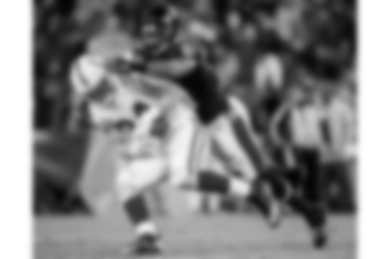 DB/LB Anthony Levine