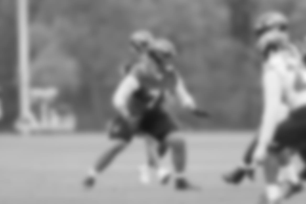 G/T Jermaine Eluemunor
The developmental offensive lineman spent all three days of minicamp at left guard
with the first-team offense. That’s a good sign for the 2016 fifth-rounder and London native’s progress. Not a ton can be gleaned for offensive linemen in non-contact practices, but Eluemunor seems to have his assignments covered.