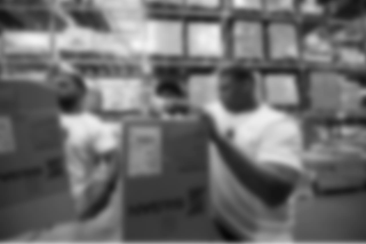 052518-FoodBank0027