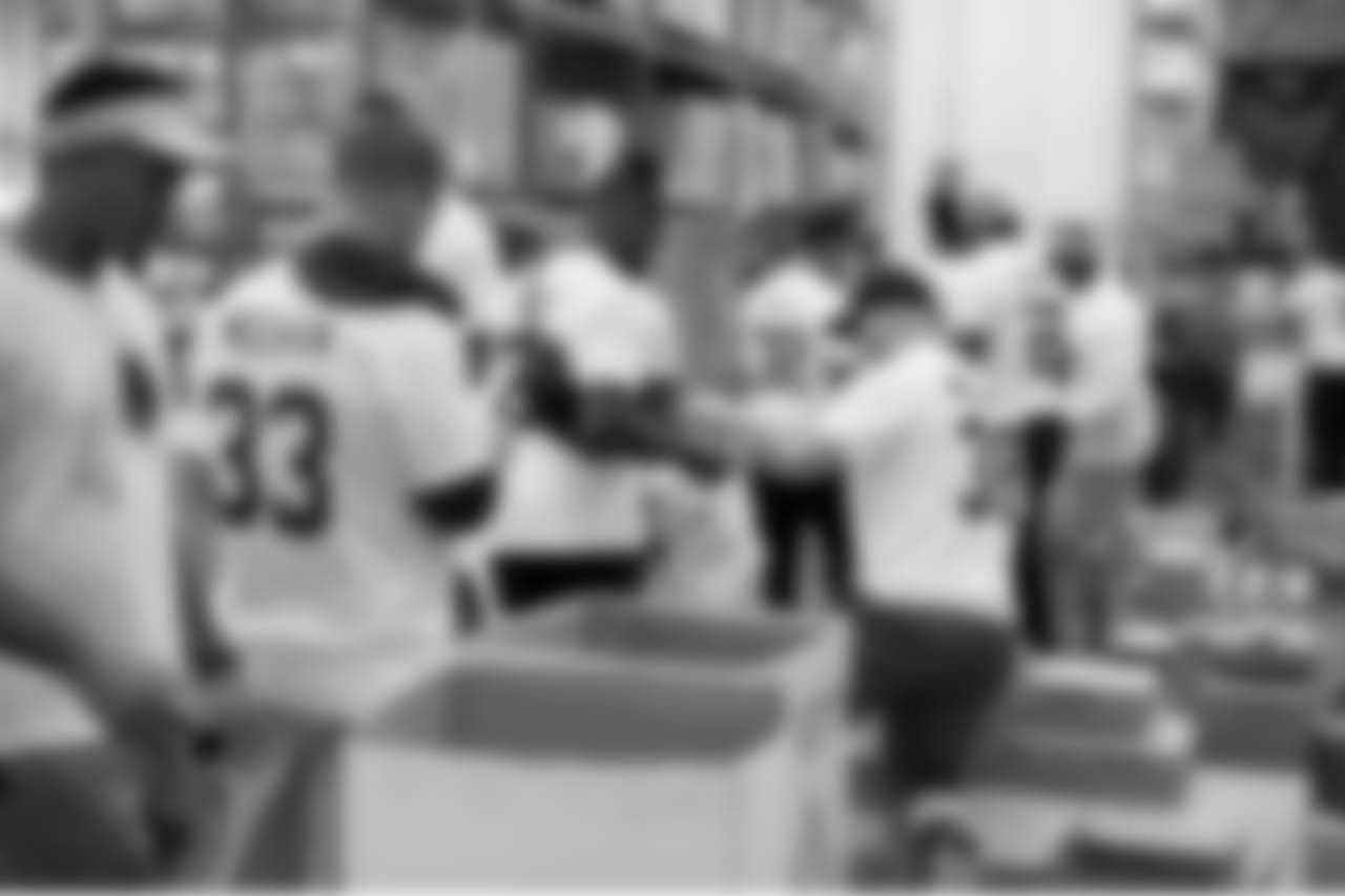 052518-FoodBank0003