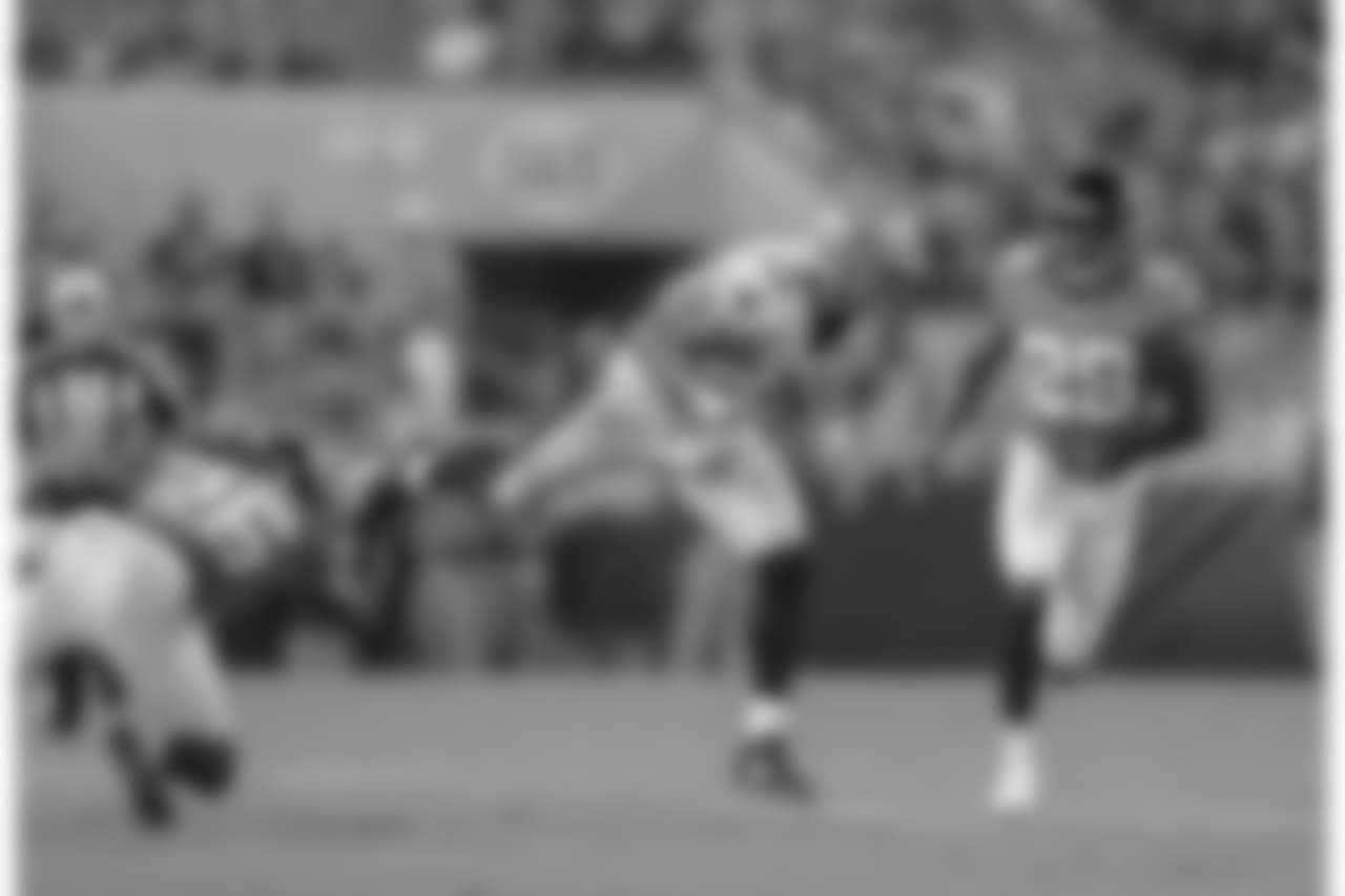 Gallery-preseason-game1-2560x14402316
