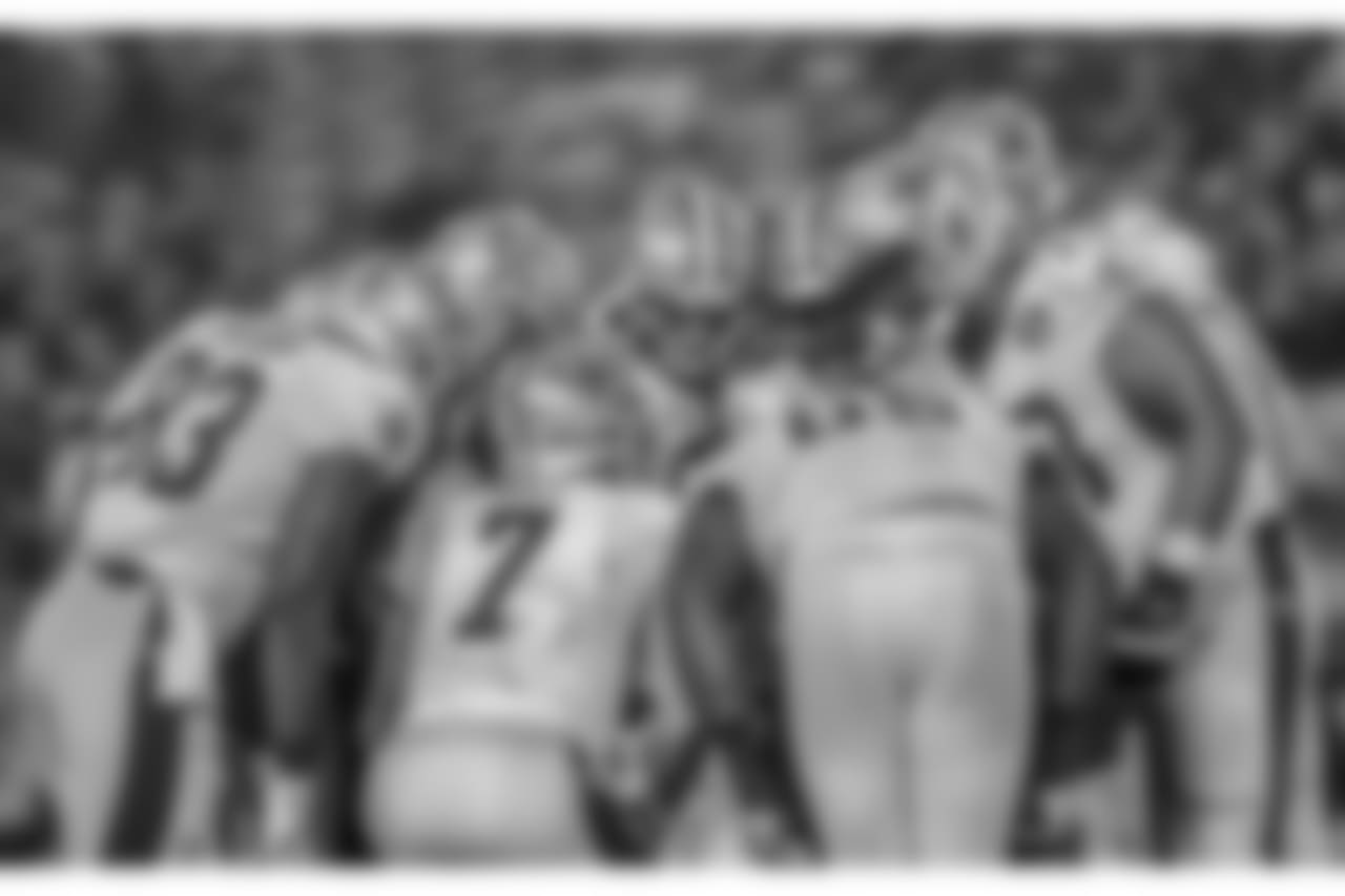 Gallery-preseason-game1-2560x14402204