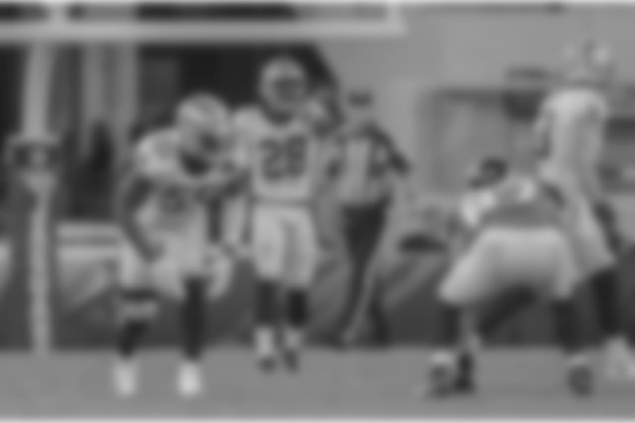 Gallery-preseason-game1-2560x14402811