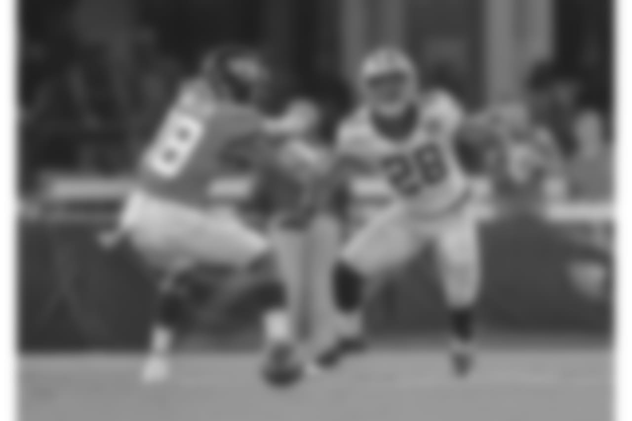 Gallery-preseason-game1-2560x14402428