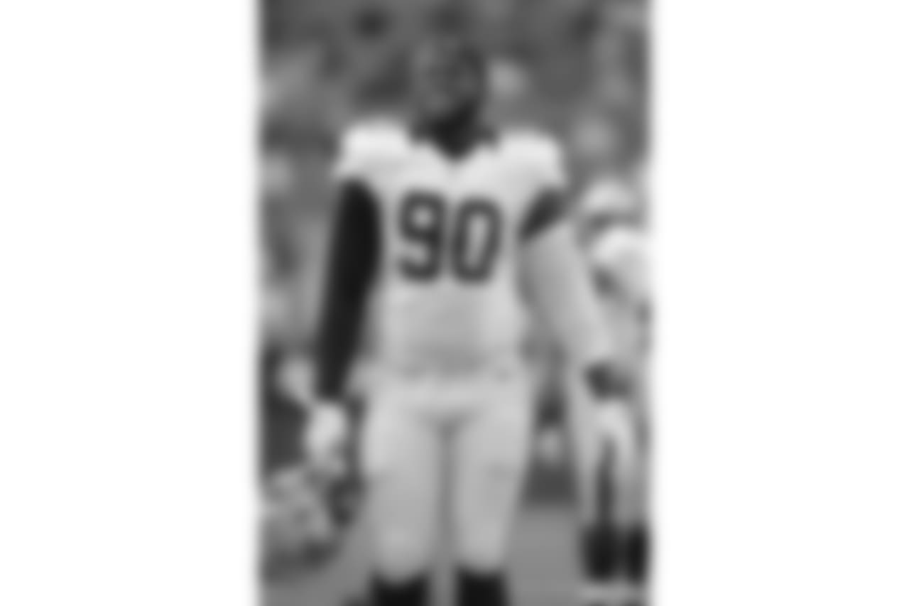 90 DE Tavaris Barnes