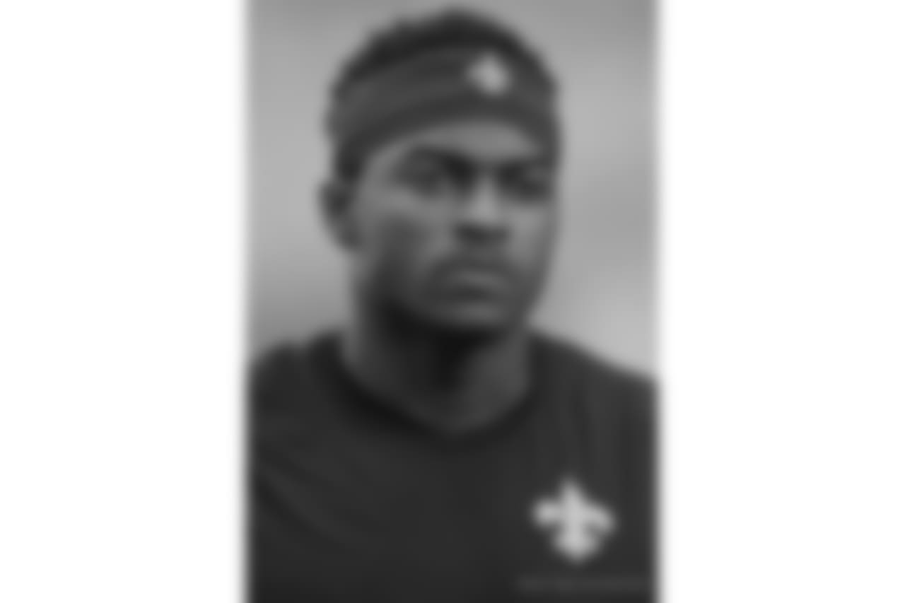 15 WR Seantavius Jones