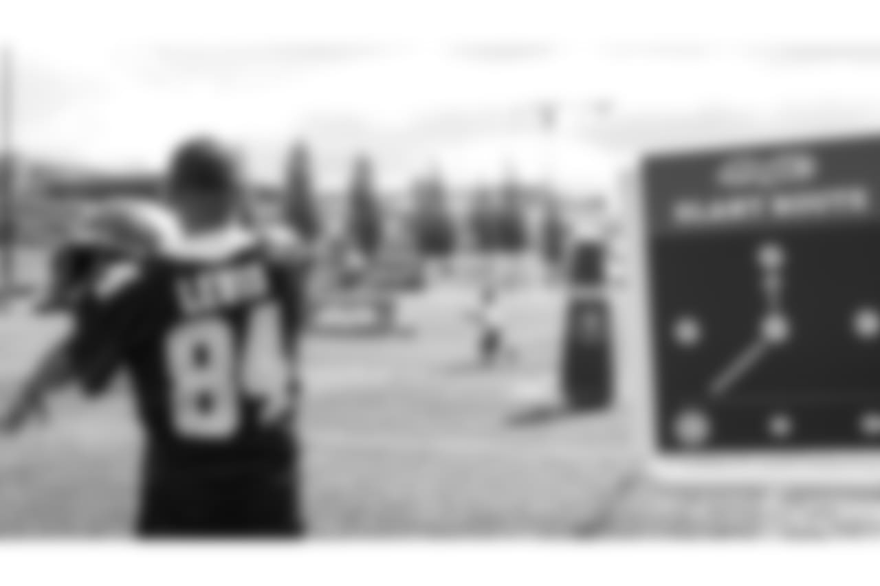 New Orleans Saints players Cameron Jordan, Terron Armstead, David Onyemata, Vonn Bell and Saints Hall of Famer Michael Lewis hosted an NFL Play 60 camp for kids in Vancouver, Canada on May 26, 2018.