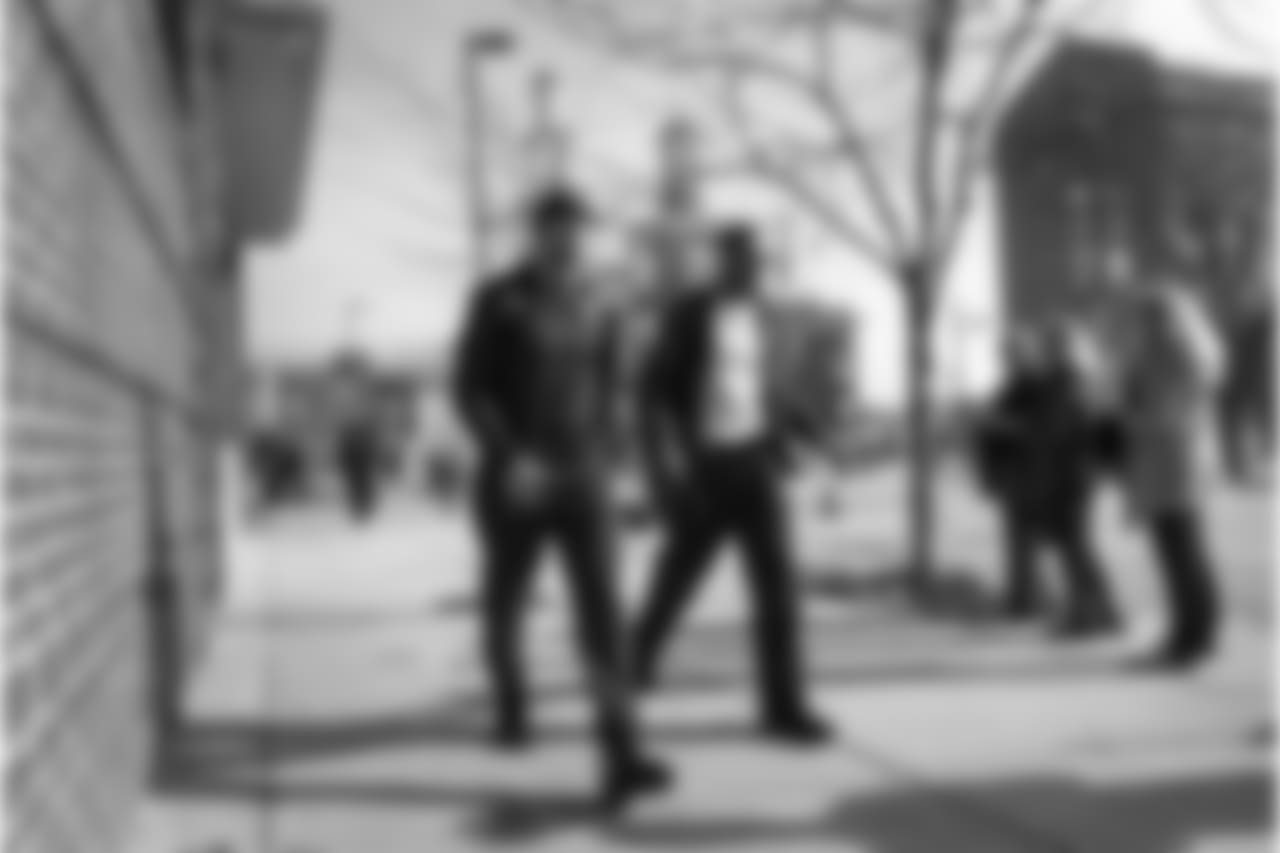 The Seahawks were greeted with sunny and warm weather in Baltimore. Receiver Jermaine Kearse and defensive back walked to the buses for walk thru.