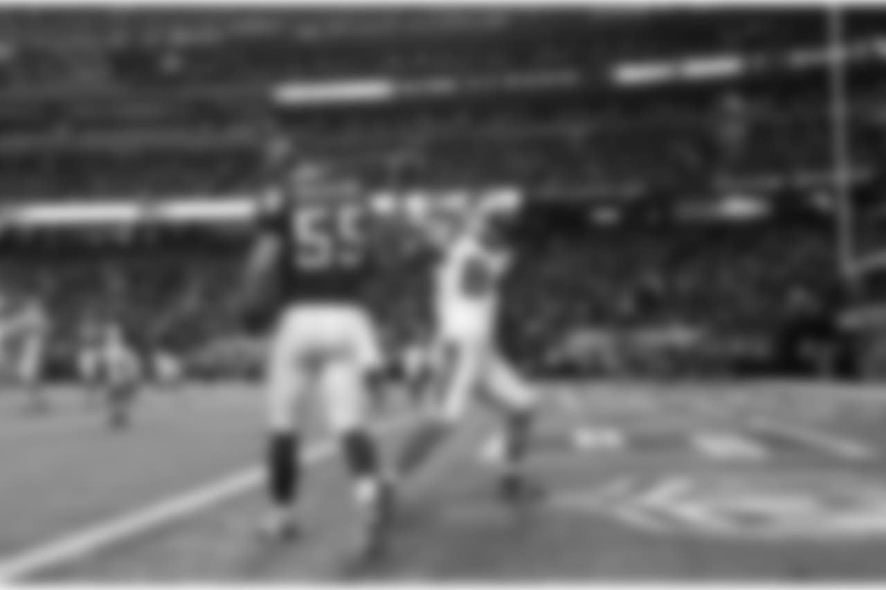 Carolina Panthers tight end Ed Dickson (84) celebrates a touchdown during an NFL football game against the Atlanta Falcons at the Georgia Dome on Sunday, December 28, 2014, in Atlanta, GA. The Panthers defeated the Falcons 34-3. (AP Photo/Perry Knotts)