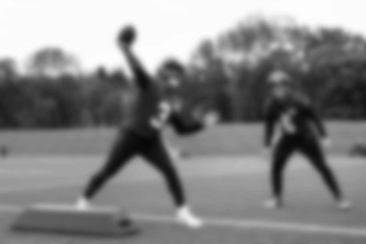 QB Russell Wilson, left, and QB Austin Davis, right