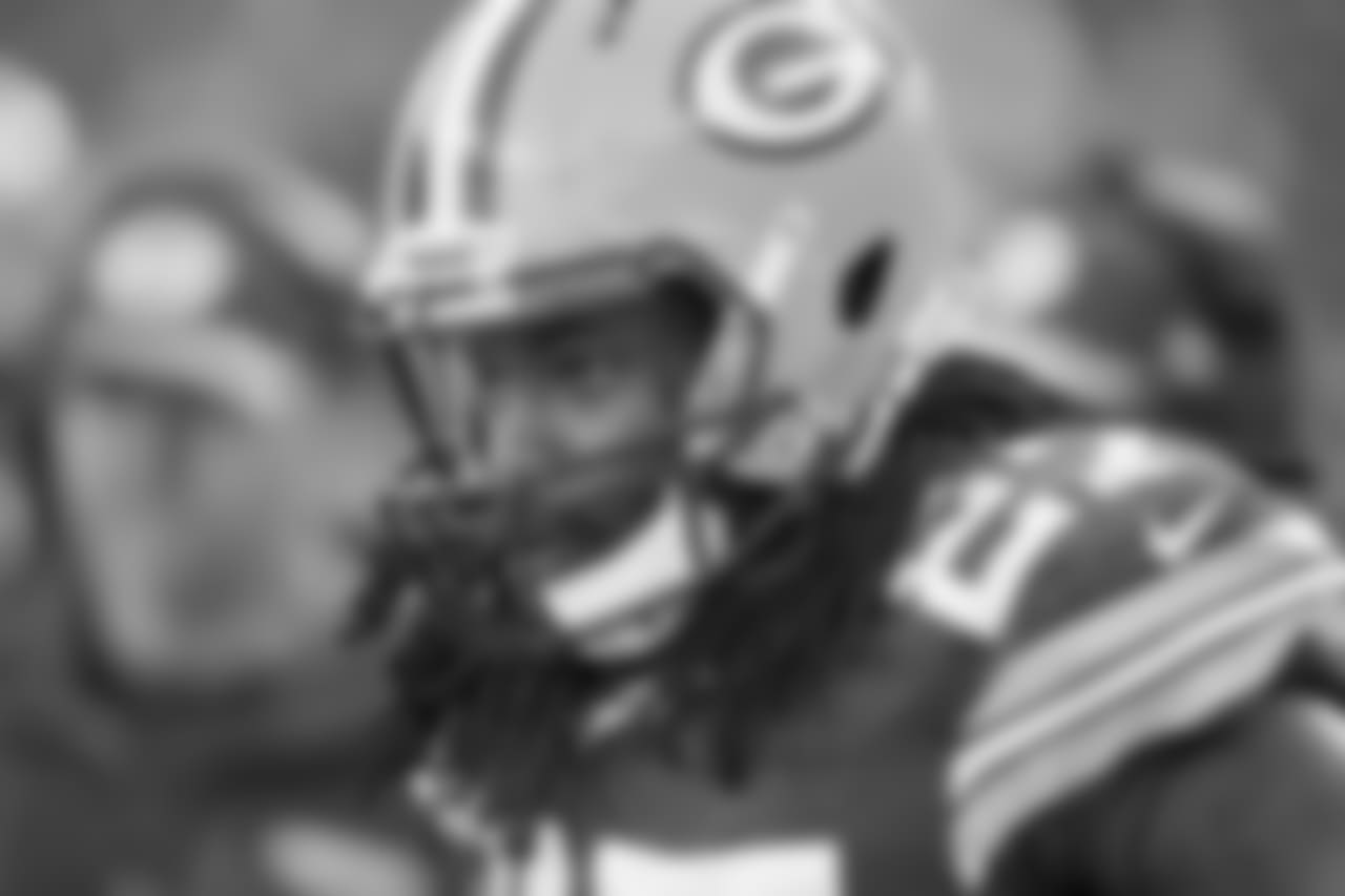 Green Bay Packers running back Eddie Lacy (27) looks on during an NFL week 10 football game against the Philadelphia Eagles Sunday, November 10, 2013, in Green Bay, Wis. TheEagles won 27-13. (AP Photo/David Stluka)