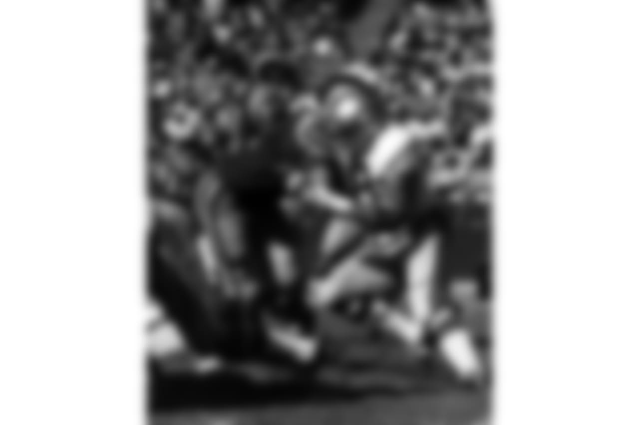 Seattle Seahawks linebacker Ed Bradley (38) runs in pursuit during an NFL game against the Los Angeles Rams in Los Angeles, Oct. 31, 1976. The Rams defeated the Seahawks 45-6. (AP Photo/NFL Photos)