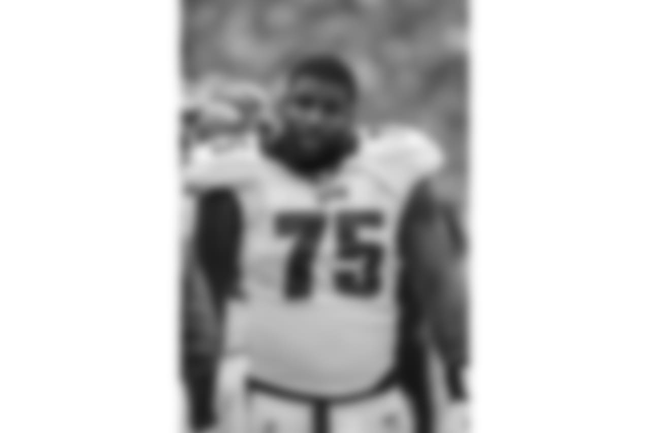 Philadelphia Eagles defensive end Vinny Curry looks on from the sidelines in action against the Kansas City Chiefs during a NFL football game on Sunday, Sept. 17, 2017, in Kansas City, Mo. The Chiefs won, 27-20. (G. Newman Lowrance via AP)
