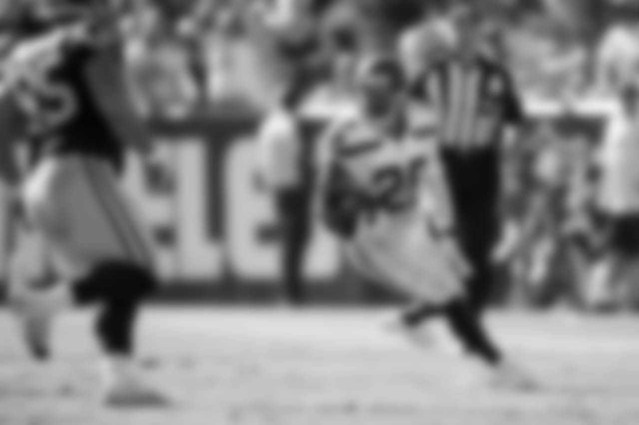 Seattle's Earl Thomas looks for an opening after intercepting a Jared Goff pass in the fourth quarter.