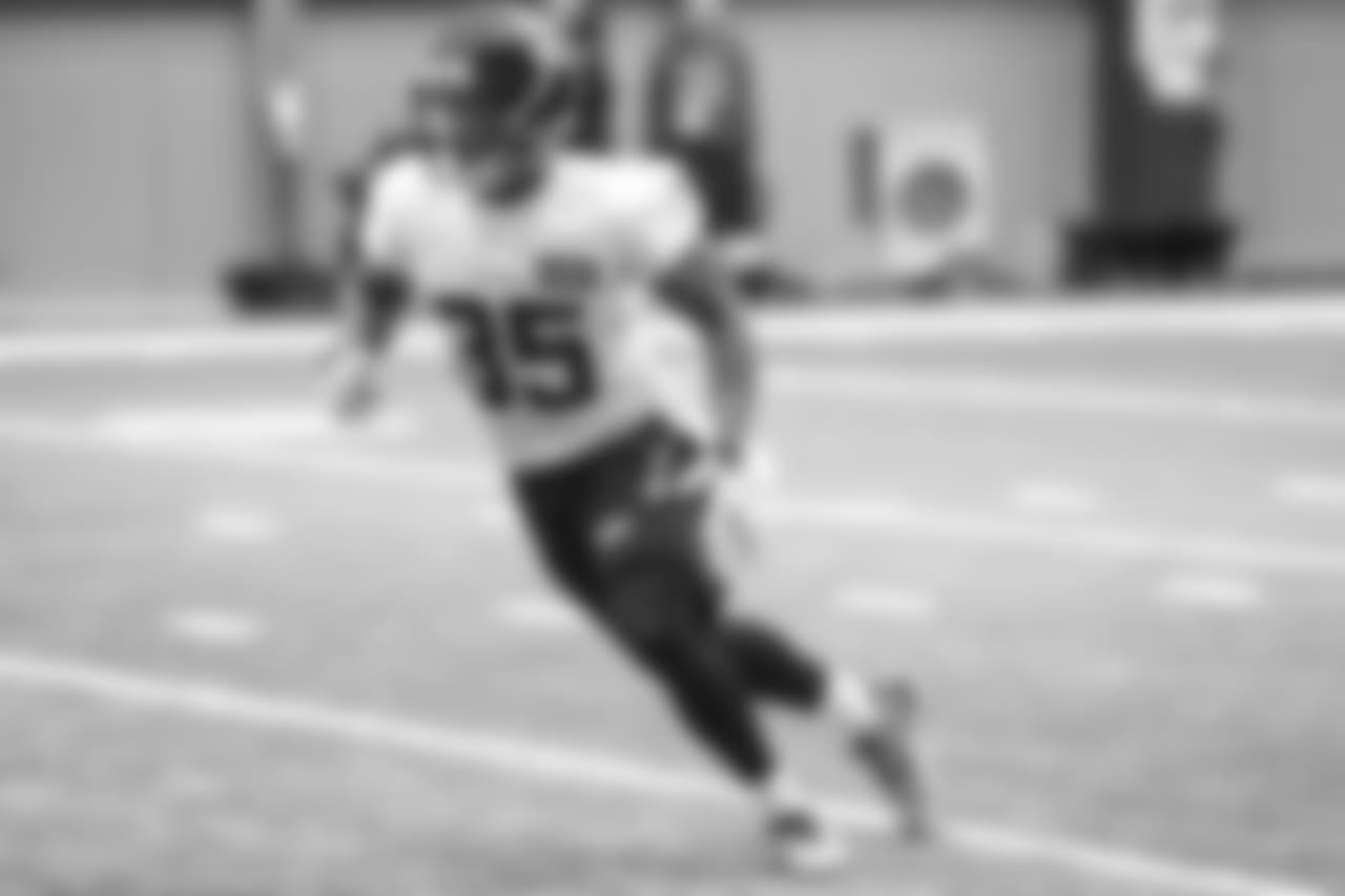 35_deshawn_shead_practice.jpg