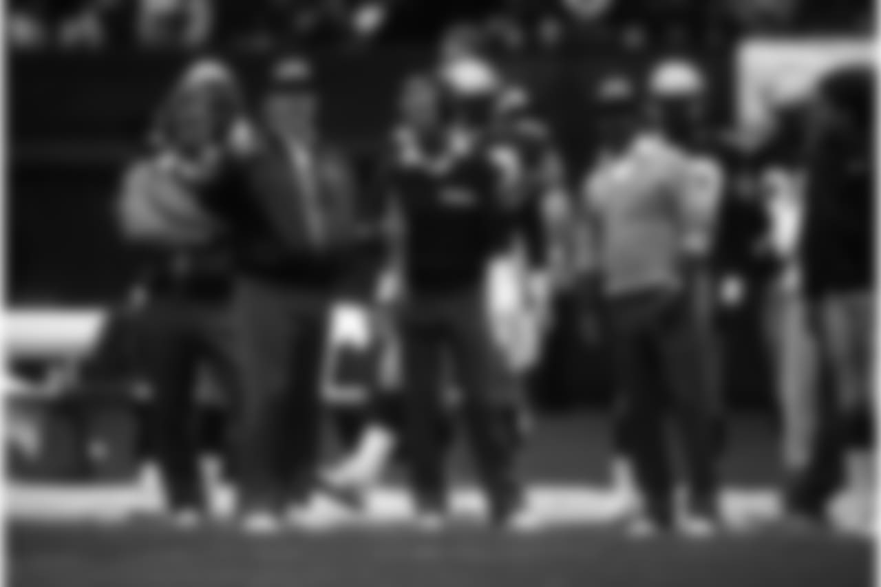 Seattle Seahawks head coach Chuck Knox gives instructions from the sideline during the Seahawks 16-10 victory over the Cleveland Browns on October 9, 1988 at Cleveland Municipal Stadium in Cleveland, Ohio. (AP Photo/NFL Photos)