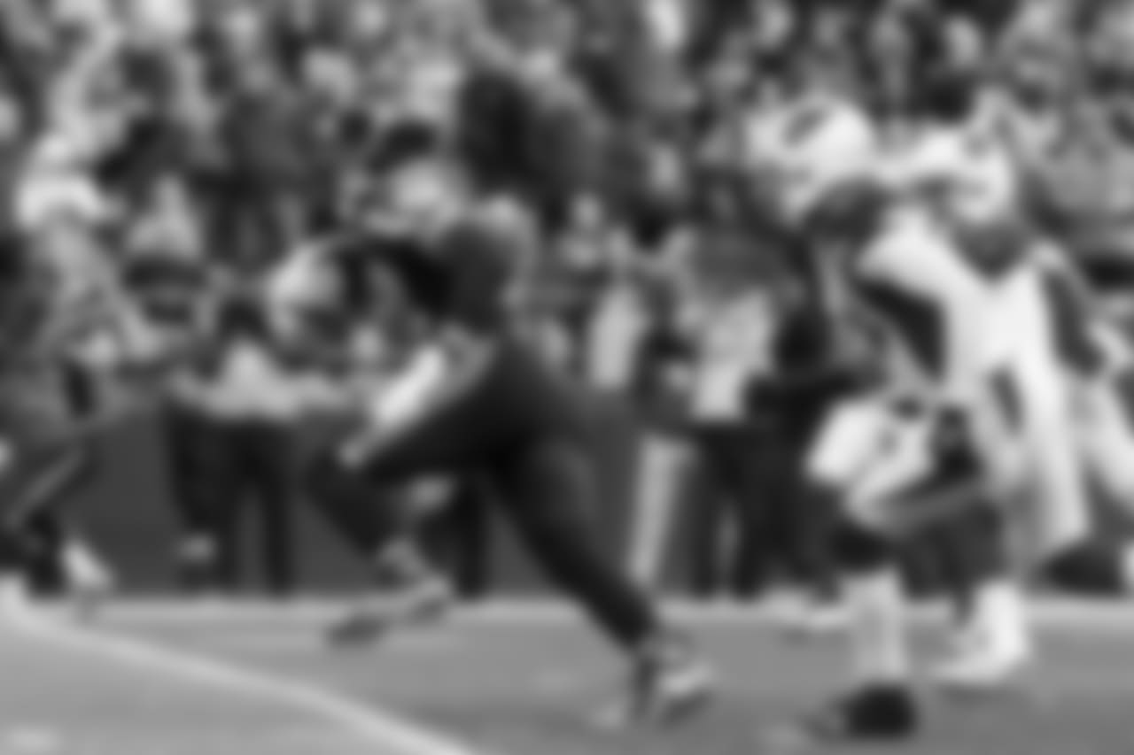 Seahawks tight end Jimmy Graham finds running room after catching a fourth down pass for a 20-yard gain to keep a drive alive in the third quarter.