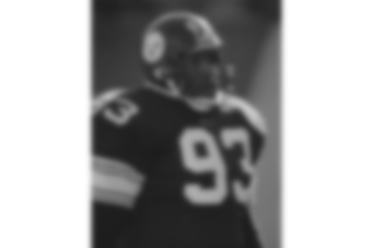 6. Keith Willis (82-87, 89-91) - 59 career QB sacks.