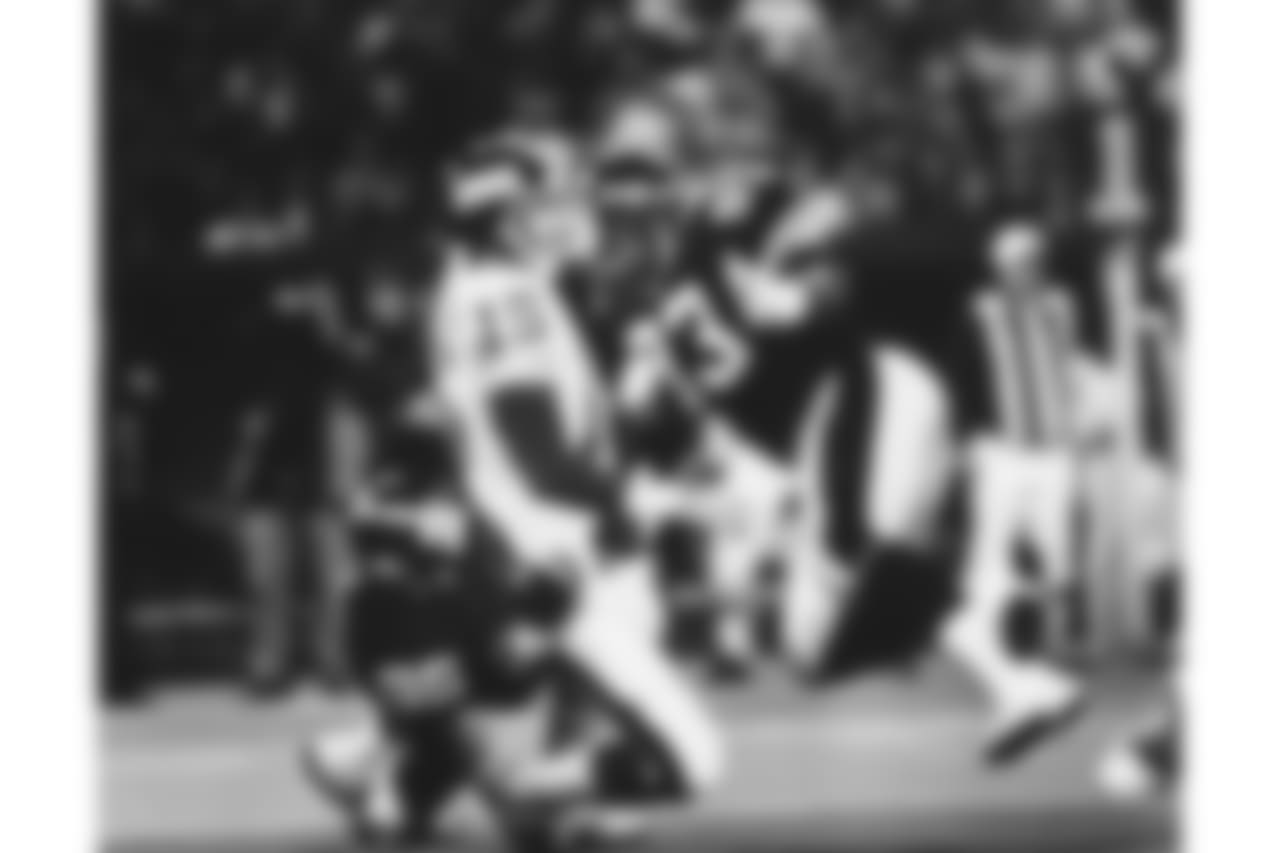 6. Keith Willis (82-87, 89-91) - 59 career QB sacks.