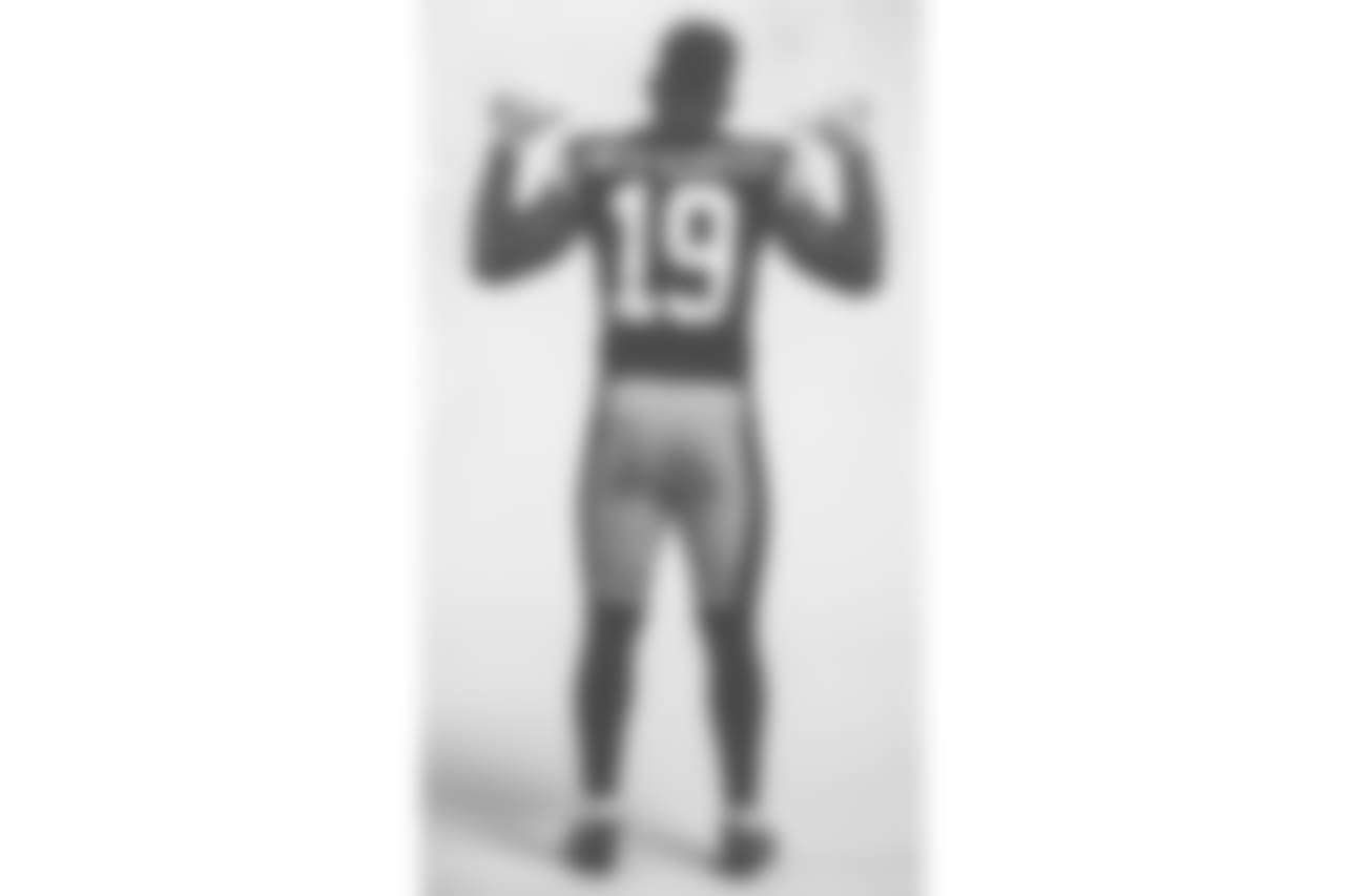 JuJu Smith-Schuster wears the latest throwback jersey that honors the Super Bowl XIII and XIV teams.