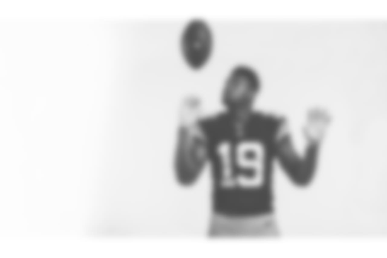 JuJu Smith-Schuster wears the latest throwback jersey that honors the Super Bowl XIII and XIV teams.