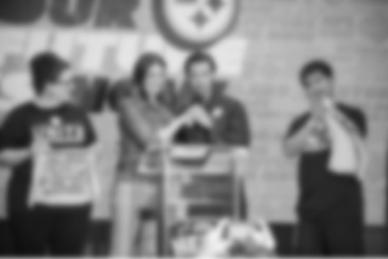 Fan_Blitz_MandyMilo_0429aa_0220