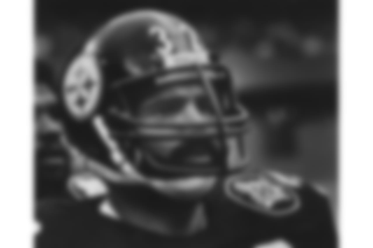 8. Franco Harris (72-83) - 306 career receptions.