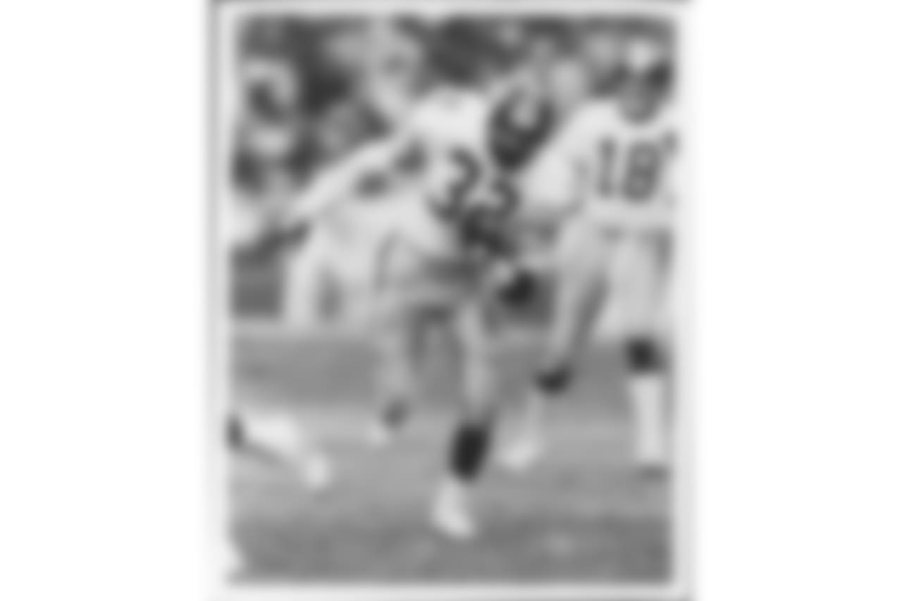 8. Franco Harris (72-83) - 306 career receptions.