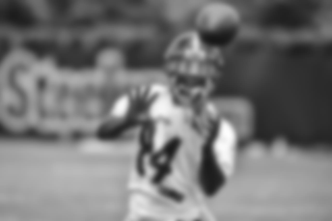 Steelers players practice at the UPMC Rooney Sports Complex during the 2018 minicamp.