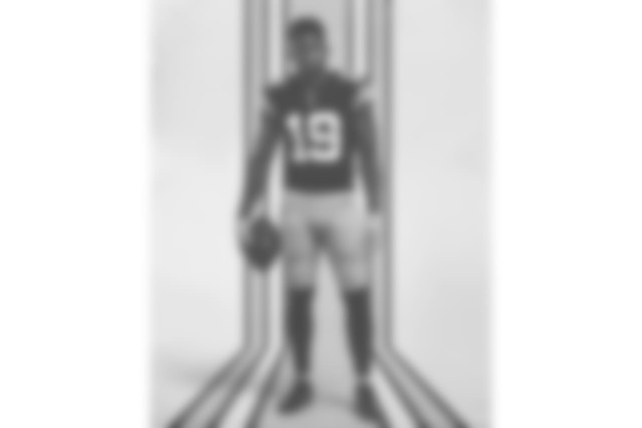 JuJu Smith-Schuster wears the latest throwback jersey that honors the Super Bowl XIII and XIV teams.
