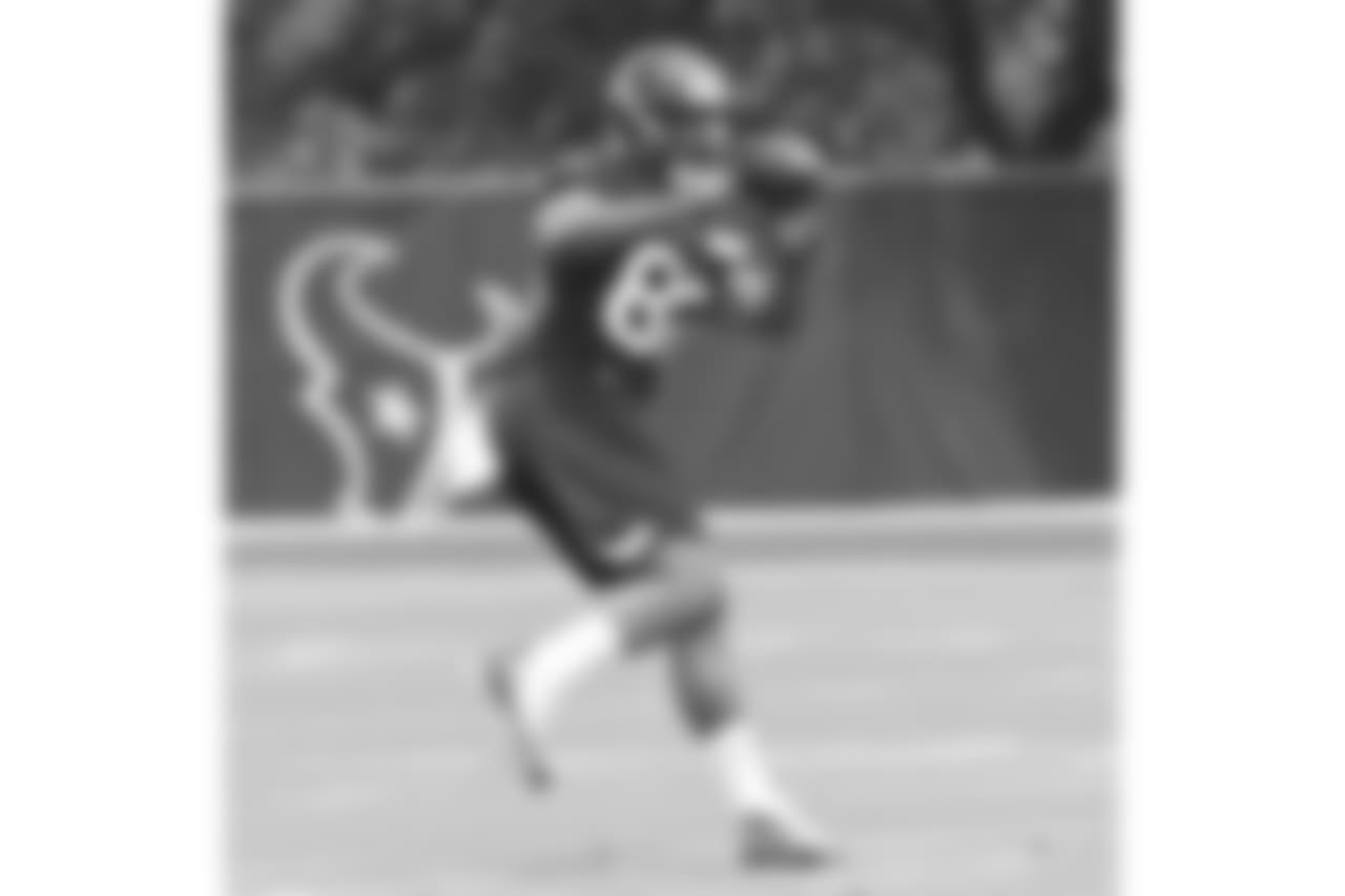 TE, Jordan Akins, 88