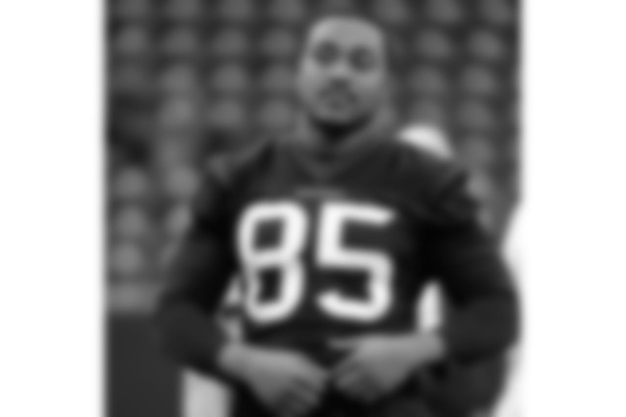 TE, MyCole Pruitt, 85