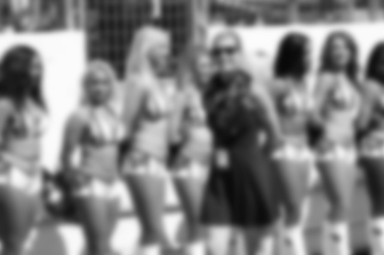 cheerleaders-180814-scrimmage241503