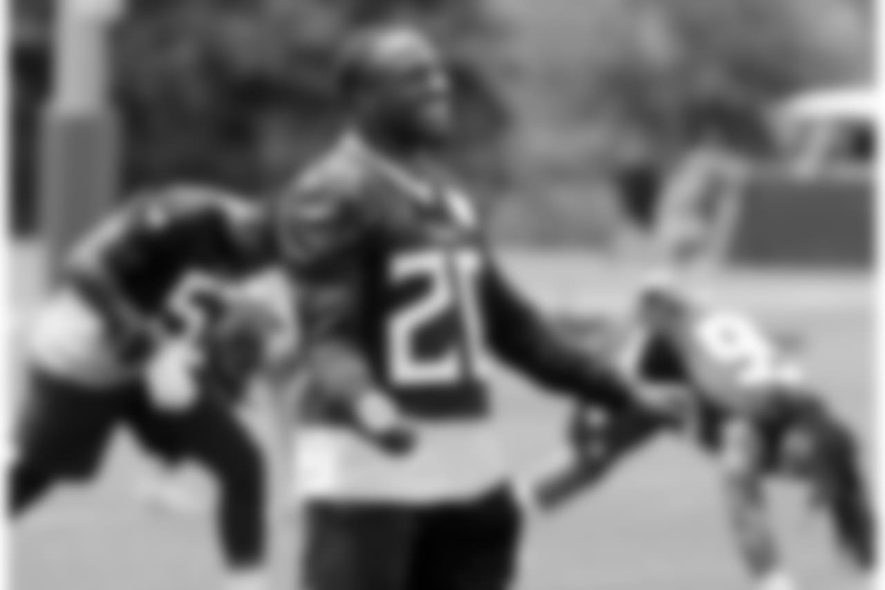 Tennessee Titans defensive back Demontre Hurst (20) warms up during NFL football minicamp Tuesday, June 12, 2018, in Nashville, Tenn. (AP Photo/Mark Humphrey)