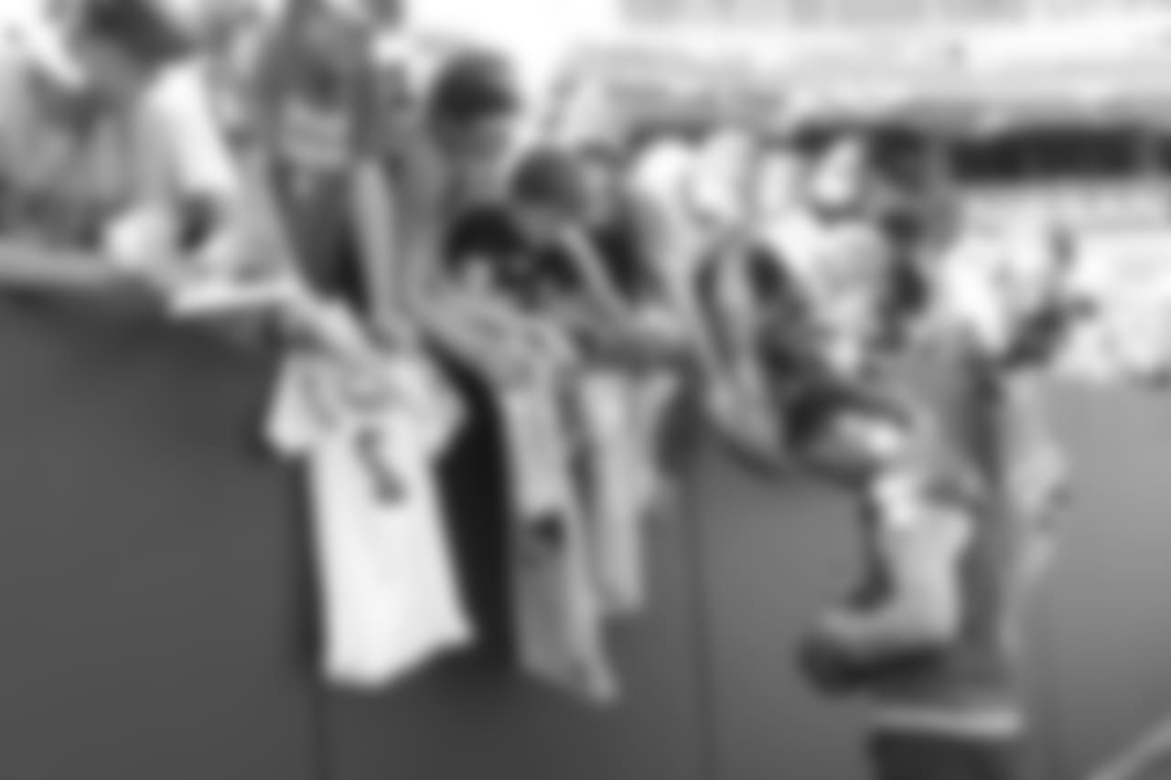 autographs2018-nissan41710