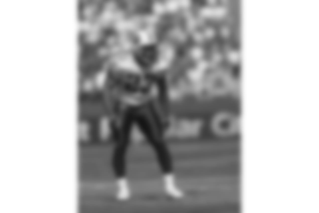 Tennessee Titans safety Blaine Bishop (23) during a 22 to 24 Tennessee Titans loss to the San Francisco 49ers on October 3, 1999 at 3Com Park in San Francisco, California. (AP Photo/Greg Trott)