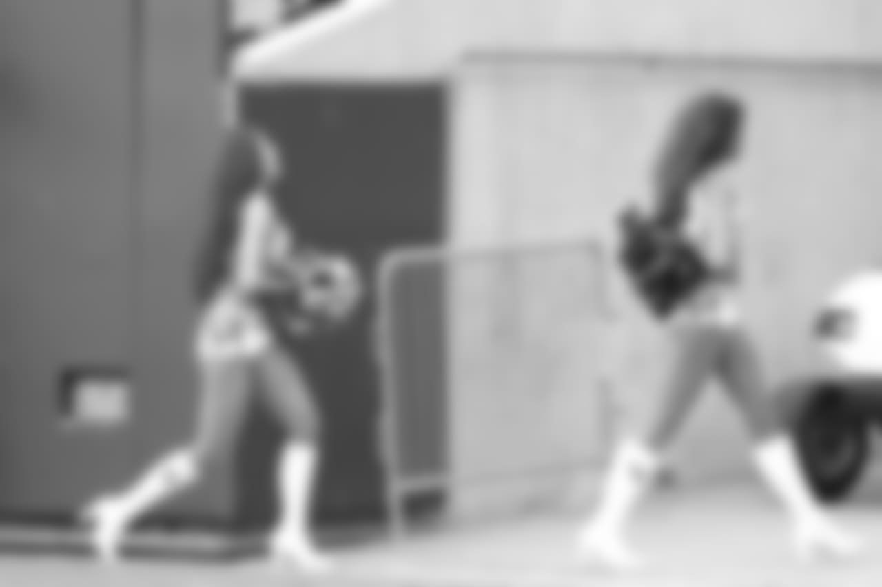 cheerleaders-180814-scrimmage241537