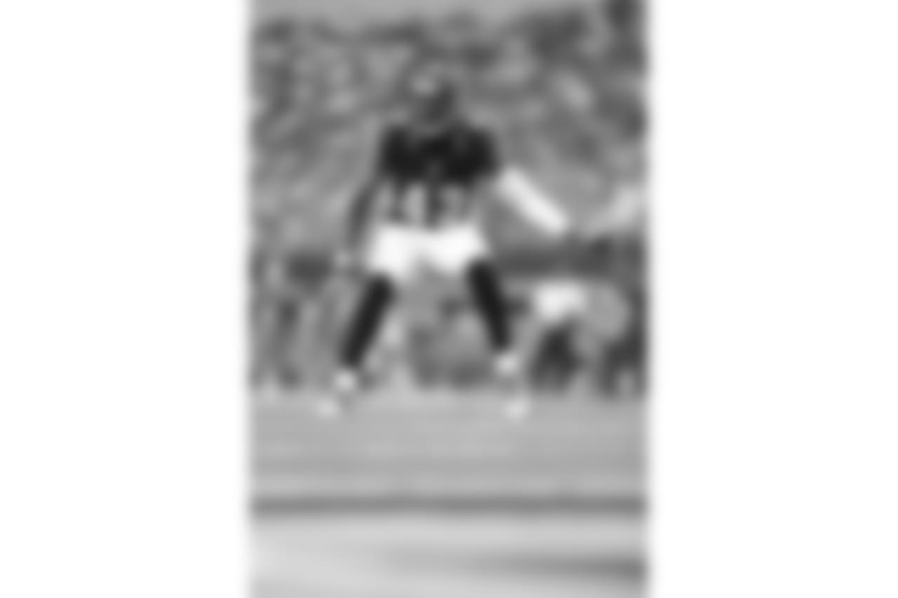 Cincinnati Bengals defensive back George Iloka (43) sets into position during a NFL football game against the Dallas Cowboys, Sunday, October 9, 2016 in Arlington, Tex. The Cowboys won the game 28-14. (Paul Jasienski via AP)