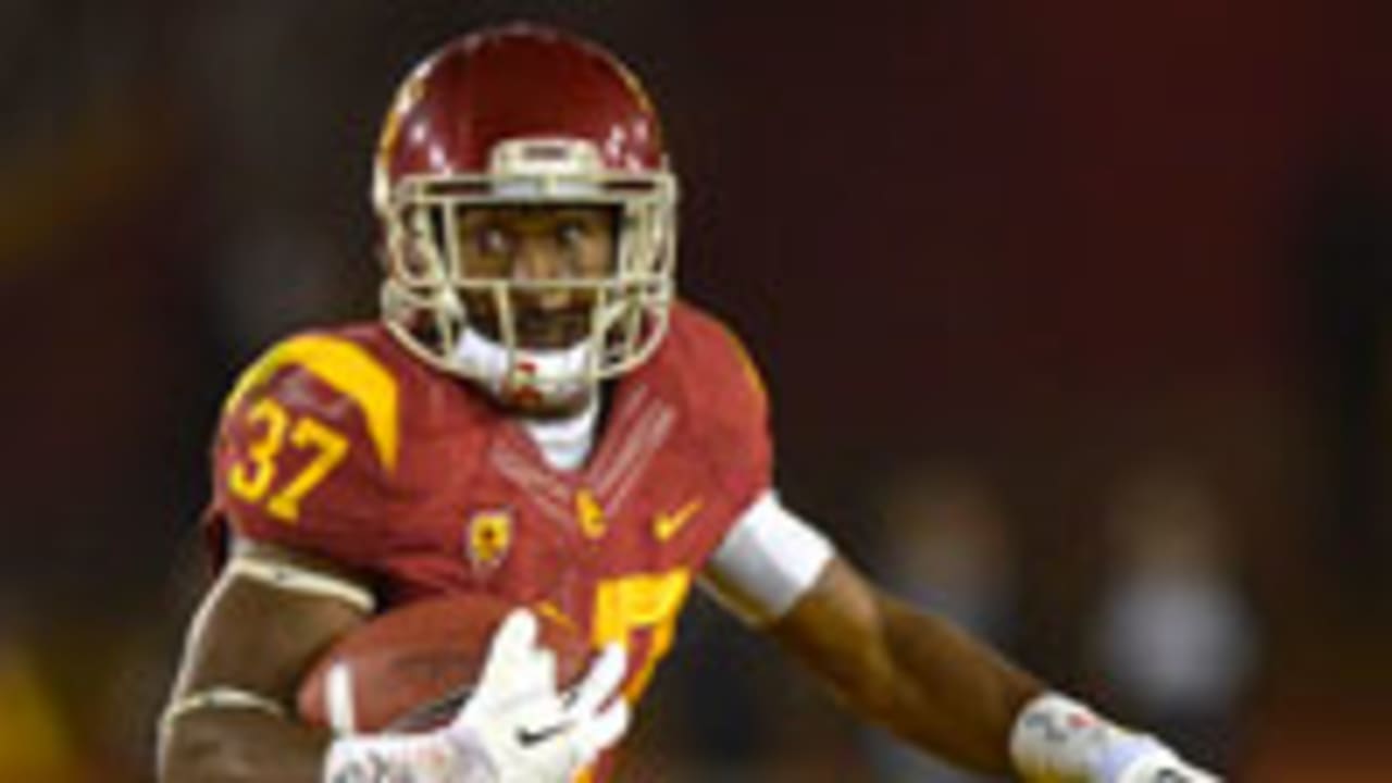 USC's Javorius Allen is compared to Titans' Sankey